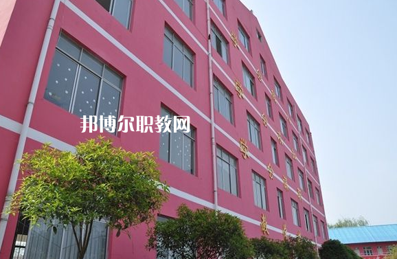 麗江民族中等專業(yè)學(xué)校2022年報(bào)名條件、招生要求、招生對象