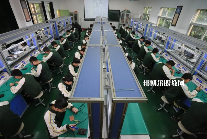 東莞商業(yè)學(xué)校2022年報(bào)名條件、招生要求、招生對(duì)象