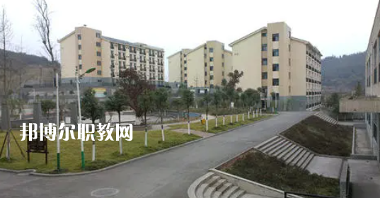 綿陽(yáng)職業(yè)技術(shù)學(xué)院中專部2022年學(xué)費(fèi)、收費(fèi)多少