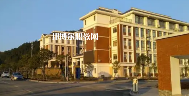 福建閩北衛(wèi)生學校2022年報名條件、招生要求、招生對象