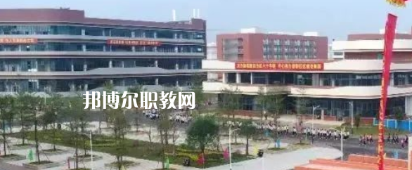 廣西醫(yī)科大學(xué)附設(shè)玉林衛(wèi)生學(xué)校2022年報(bào)名條件、招生要求、招生對(duì)象