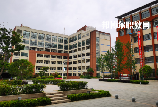 武漢石牌嶺高級(jí)職業(yè)中學(xué)2022年怎么樣、好不好