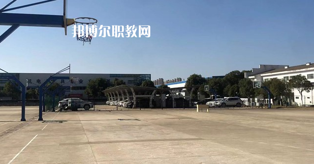 南昌智遠(yuǎn)技工學(xué)校2022年學(xué)費(fèi)、收費(fèi)多少
