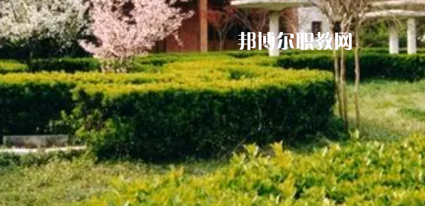 江蘇印刷技工學(xué)校地址在哪里，哪個(gè)地區(qū)，哪個(gè)城市?