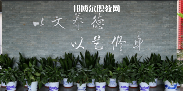 張家港市舞蹈學(xué)校地址在哪里，哪個(gè)地區(qū)，哪個(gè)城市?
