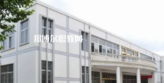 江蘇省金湖中等專業(yè)學(xué)校地址在哪里，哪個地區(qū)，哪個城市?