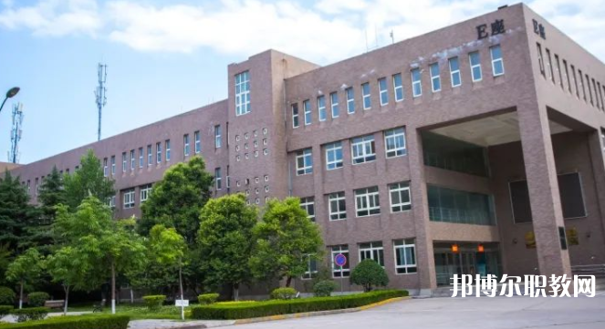 西安技師學(xué)院地址，乘車路線