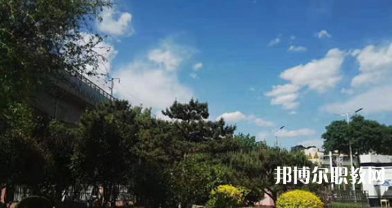 唐山市豐南區(qū)中等專業(yè)學(xué)校地址，乘車路線