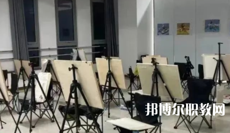 秦皇島市藝新舞蹈學(xué)校地址，乘車路線