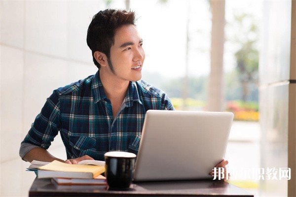 湖北哪里的中專學校能讀中醫(yī)康復(fù)保健專業(yè)