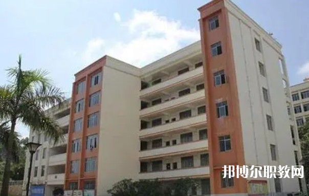 賀州市東南理工職業(yè)技術(shù)學(xué)校怎么樣、好不好